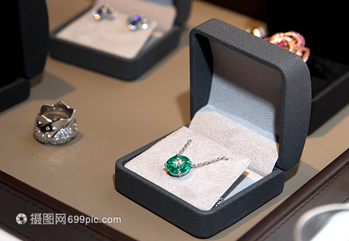 流光溢彩，永恒之美 珠寶首飾的魅力與傳承